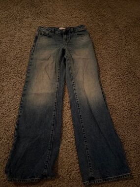 PacSun Women's Straight Leg Jeans in Washed Blue Denim